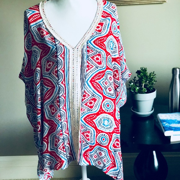 NEW!  OVERSIZE ABSTRACT TUNIC TOP IN SMALL MEDIUM - Picture 2 of 5